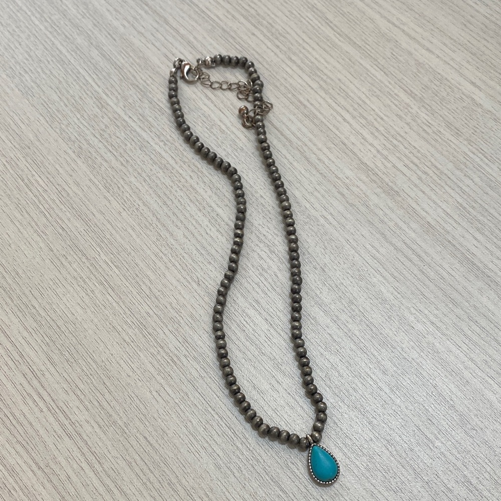 Elegant Turquoise and Silver Beaded Necklace - Picture 3 of 3